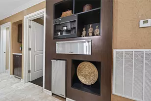 10034 Meadow Lake Ln, Houston, TX 77042 - Photo 12