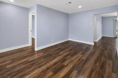 2809 3rd Avenue N, Texas City, TX 77590 - Photo 2