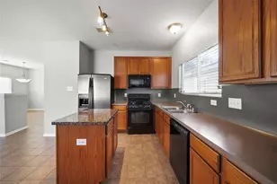 11824 Princess Garden Way, Houston, TX 77047 - Photo 10