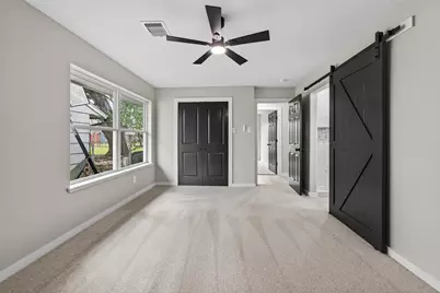 6026 Ridgeway Drive, Houston, TX 77033 - Photo 20