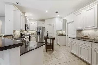 2613 Leila Court, Bryan, TX 77802 - Photo 4