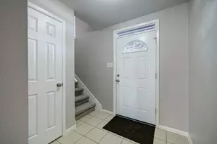7913 Ellinger Ln, Houston, TX 77040 - Photo 6