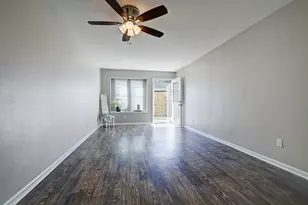 7913 Ellinger Ln, Houston, TX 77040 - Photo 12