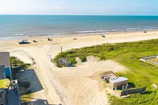 846 S Crystal Beach Rd, Crystal Beach, TX 77650 - Photo 4