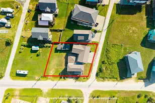 846 S Crystal Beach Rd, Crystal Beach, TX 77650 - Photo 2