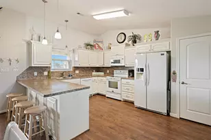 846 S Crystal Beach Rd, Crystal Beach, TX 77650 - Photo 12