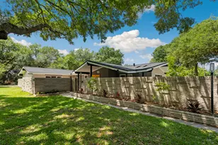 9106 Bonhomme Rd, Houston, TX 77074 - Photo 6
