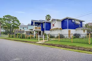 2108 Knollwood St, Kemah, TX 77565 - Photo 2