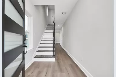 1605 Sylvester Road, Houston, TX 77009 - Photo 2