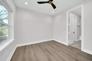 1605 Sylvester Rd, Houston, TX 77009 - Photo 4