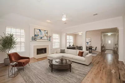 10 Heathstone Place, The Woodlands, TX 77381 - Photo 2