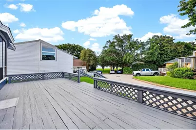 17 April Point Drive N, Conroe, TX 77356 - Photo 8