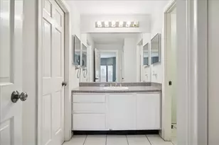 661 Bering Dr, Houston, TX 77057 - Photo 10