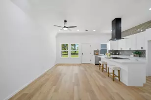 612 Austin St, West Columbia, TX 77486 - Photo 6