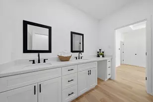 612 Austin St, West Columbia, TX 77486 - Photo 24