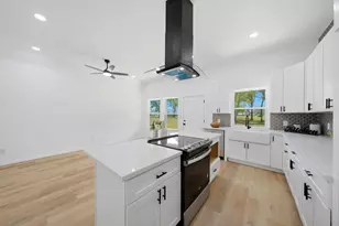 612 Austin St, West Columbia, TX 77486 - Photo 10