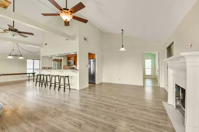 1073 Redfish Street, Bayou Vista, TX 77563 - Photo 8