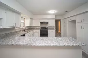 317 Pear St, La Marque, TX 77568 - Photo 4