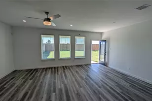 10610 Wellesley Ter Trl, Houston, TX 77051 - Photo 6