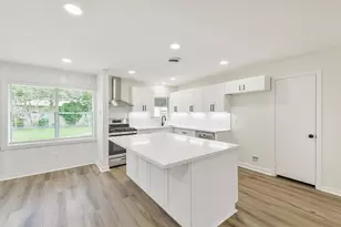4422 Libbey Ln, Houston, TX 77092 - Photo 10