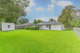 4422 Libbey Ln, Houston, TX 77092 - Photo 36