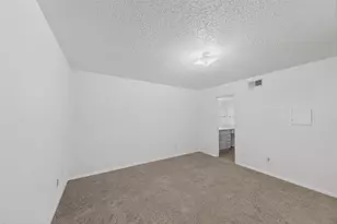 2750 Holly Hall St, Houston, TX 77054 - Photo 16