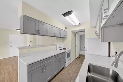 2750 Holly Hall Street #1706, Houston, TX 77054 - Photo 12