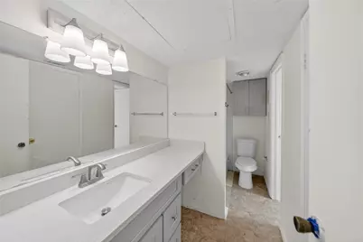 2750 Holly Hall Street #1706, Houston, TX 77054 - Photo 16