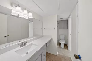 2750 Holly Hall St, Houston, TX 77054 - Photo 16