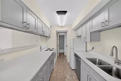 2750 Holly Hall Street #1706, Houston, TX 77054 - Photo 10