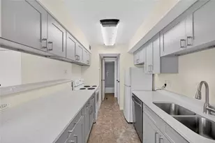 2750 Holly Hall St, Houston, TX 77054 - Photo 10