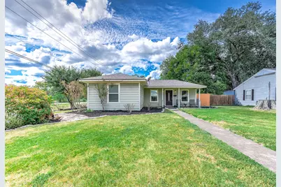 237 McLemore Drive, Alvin, TX 77511 - Photo 2