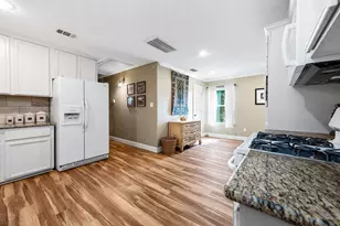 237 McLemore Dr, Alvin, TX 77511 - Photo 14