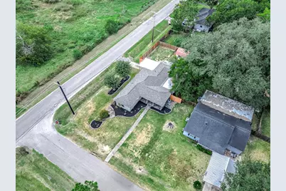 237 McLemore Drive, Alvin, TX 77511 - Photo 32