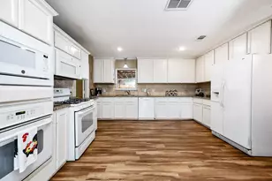 237 McLemore Dr, Alvin, TX 77511 - Photo 10