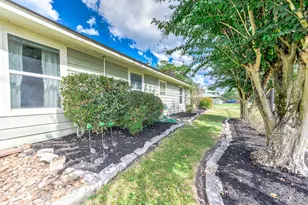 237 McLemore Dr, Alvin, TX 77511 - Photo 38