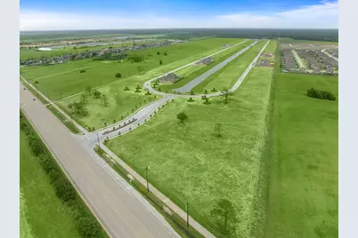 12122 Old Fashion Circle, Mont Belvieu, TX 77535 - Photo 4