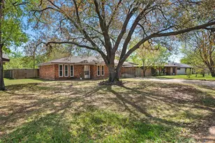 2325 Wilkes St, Bryan, TX 77803 - Photo 2