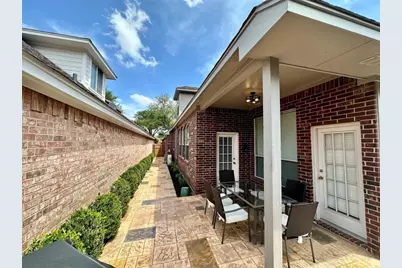 1211 Campton Court, Houston, TX 77055 - Photo 46