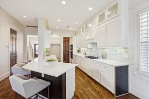 421 Cortlandt St, Houston, TX 77007 - Photo 12