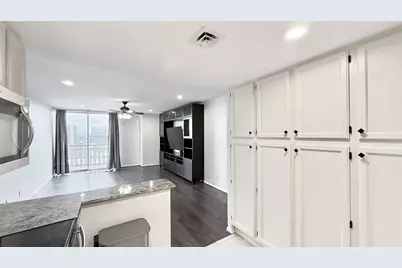 2016 Main Street #1914, Houston, TX 77002 - Photo 6