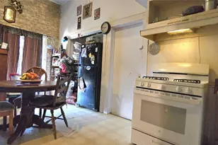 807 N Manse Ave, Giddings, TX 78942 - Photo 4