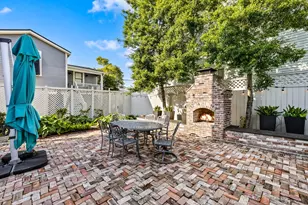 1728 Avenue M, Galveston, TX 77550 - Photo 10
