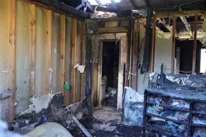 512 W Mimosa Street, Angleton, TX 77515 - Photo 8