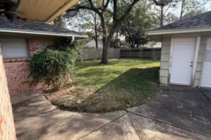 5655 Edith St, Houston, TX 77081 - Photo 2