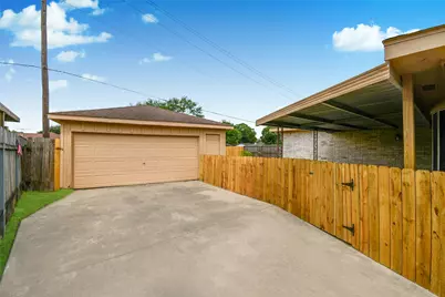 12110 Kirkholm Drive, Houston, TX 77089 - Photo 2