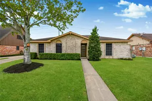12110 Kirkholm Dr, Houston, TX 77089 - Photo 1