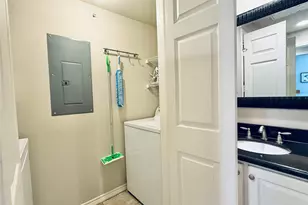 2400 McCue Rd, Houston, TX 77056 - Photo 18