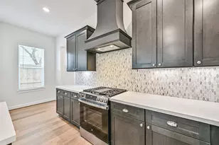 2523 S Houston Ave, Pearland, TX 77581 - Photo 14