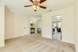 310 Dogwood St, Lake Jackson, TX 77566 - Photo 6